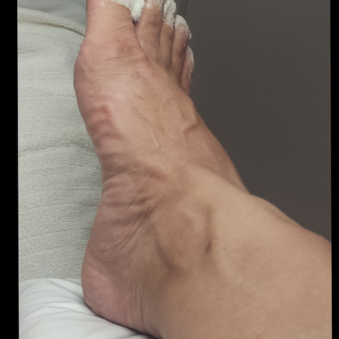 Muscular feet and calves profile picture