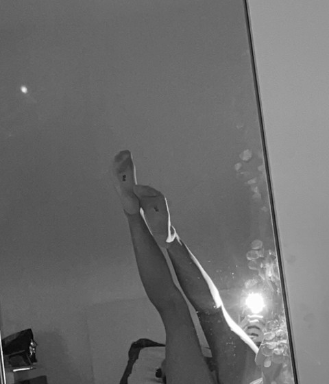 Your new fave feet profile picture