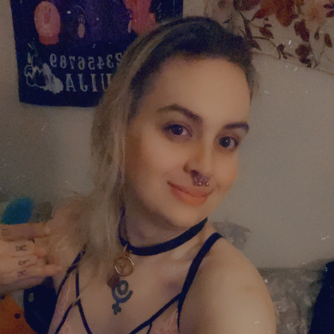 Roxy Lustre profile picture