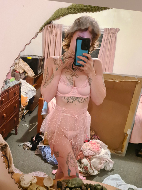 ๐๐ฒ๐ฝ๐ฝ๐ต๐ฎ ๐๐ฒ๐ผ๐ผ profile picture