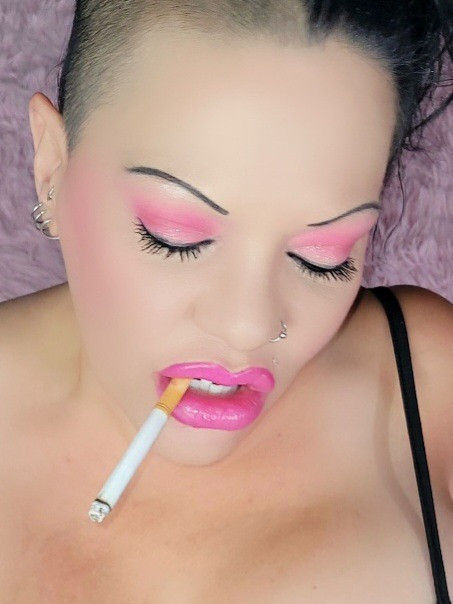 The Smoking Fetish Goddess profile picture