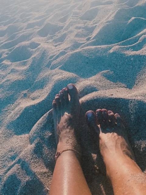 @feetgoddess911 @feetgoddess911