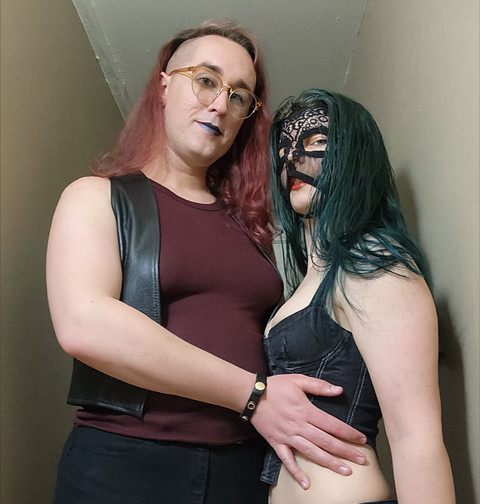 Val & Vera profile picture