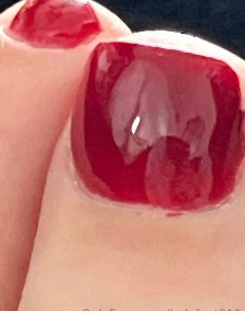 FEET FEET FEET 🦶🏼 profile picture