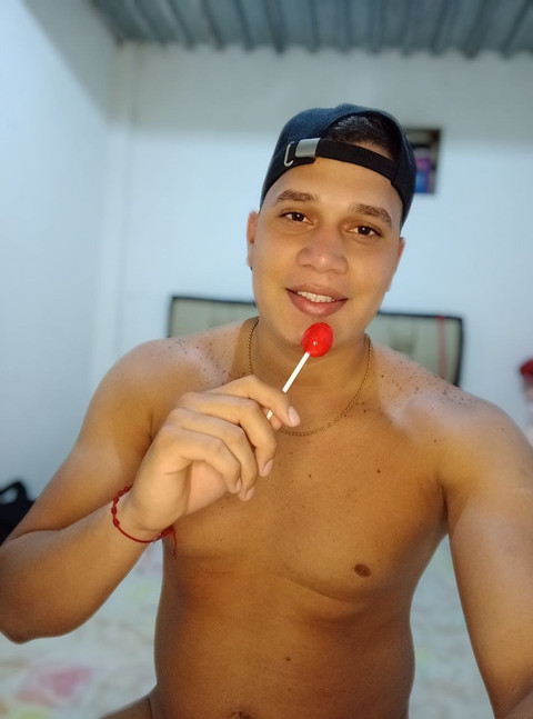 TUCATIRE23😈•CALL24H•CUSTOMS•SEXTING😈💦 profile picture