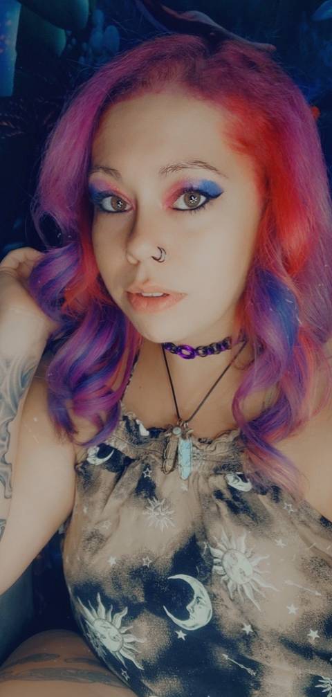 @resident.stoner.girl @resident.stoner.girl