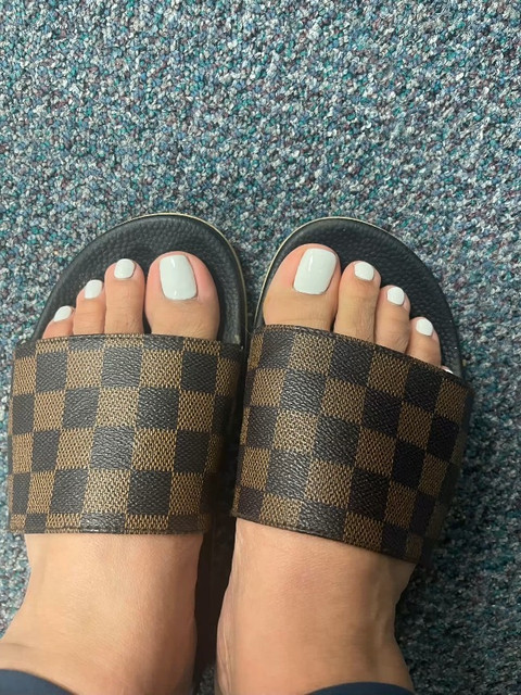 Pretty feet profile picture