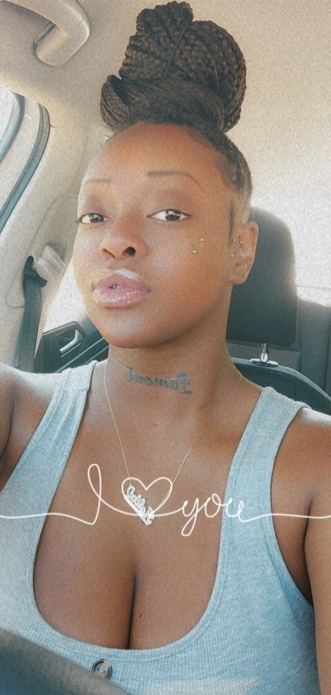 π Nicole π profile picture