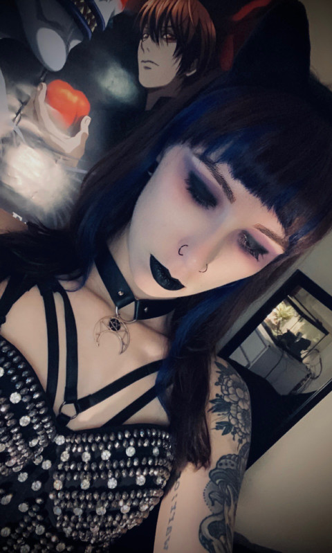 shy 🕷 profile picture