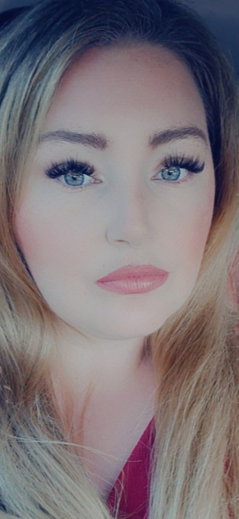 Curvaceous carrie profile picture