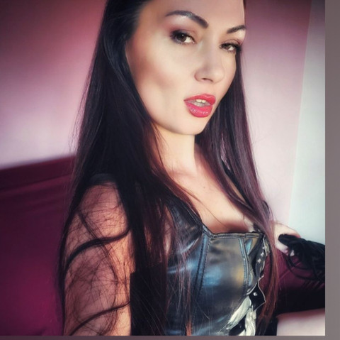 Miss Vivyan profile picture