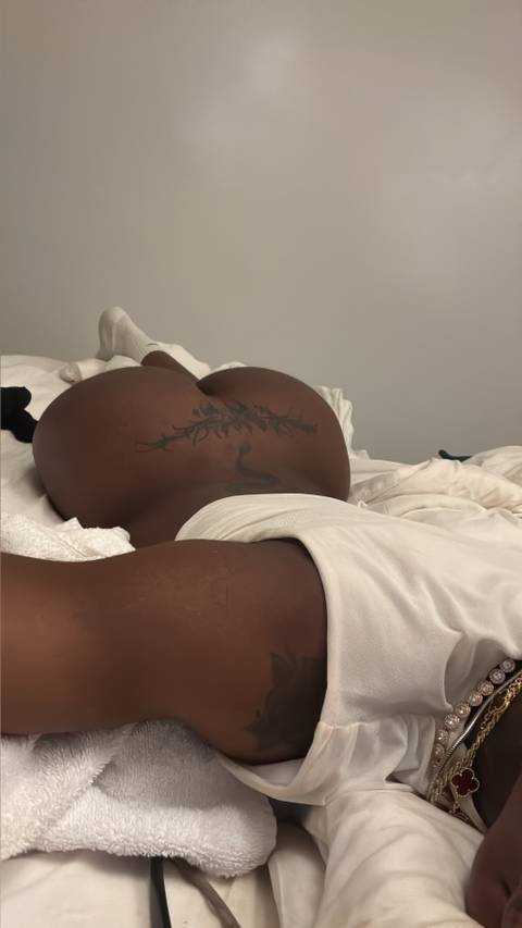 @liz_lizsamtha nude liz_lizsamtha nude