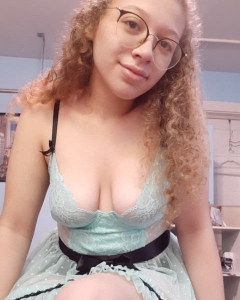 Blonde With a Bong profile picture