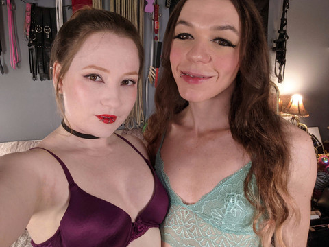 Lilith & Soleil🌈Kinky trans/cis couple👯 profile picture