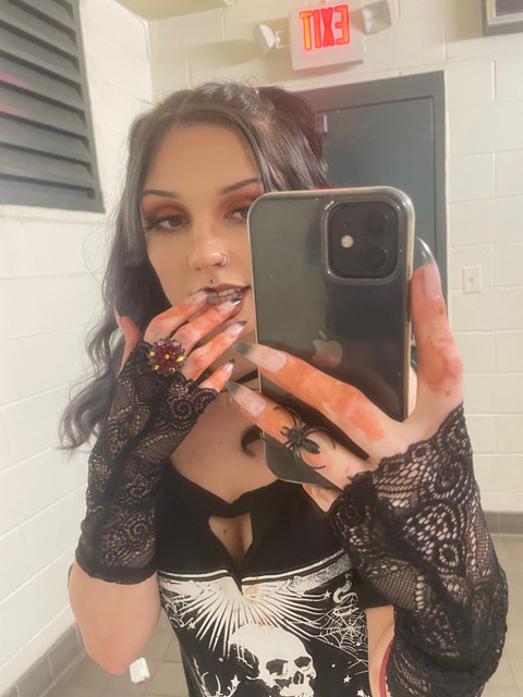 Mere profile picture