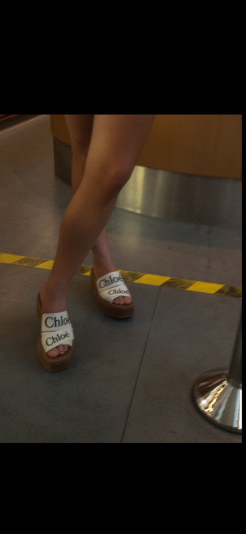 fleeky feet girl profile picture
