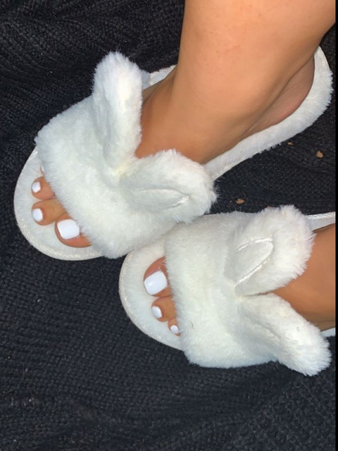 BareFootBunnies🐰✨🩷 profile picture