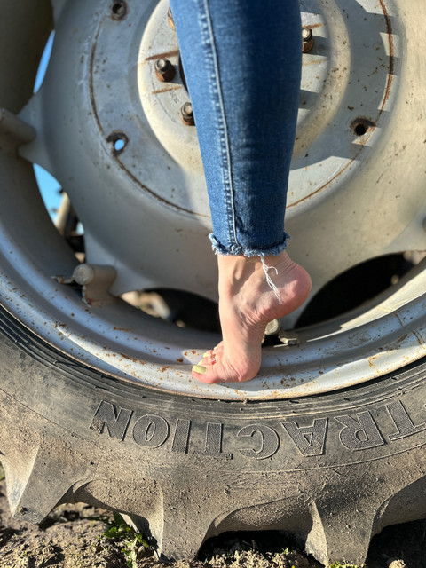 Bellafeetgun profile picture