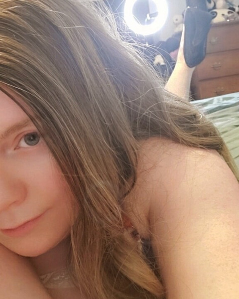 Della KC profile picture