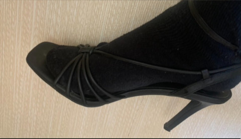 A woman’s feet from england profile picture