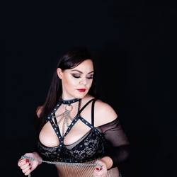 @irishmistressscarlett @irishmistressscarlett