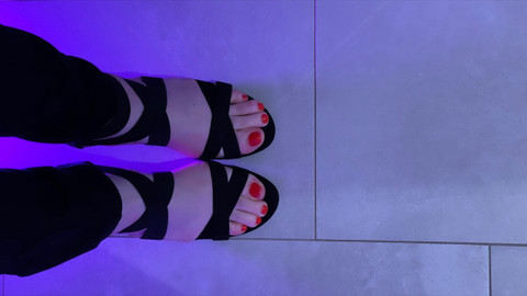 Divine Heels profile picture