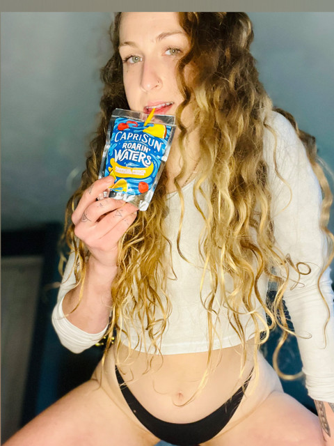 ℂ𝕒𝕡𝕣𝕚 𝕊𝕦𝕟 ❂ profile picture