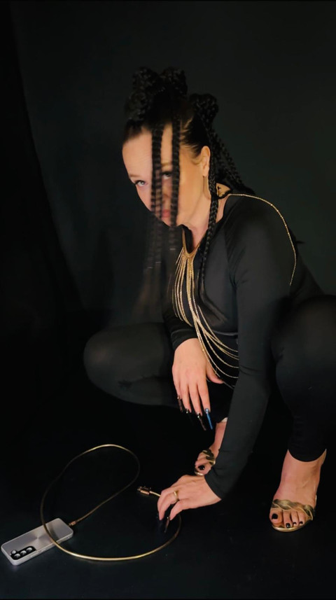 Goddess Anisa 😈 profile picture