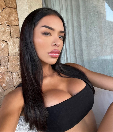 Angelina profile picture