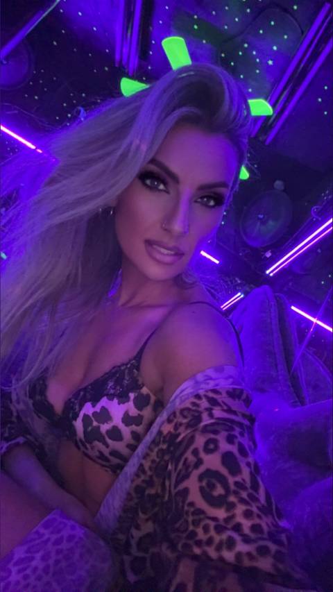 @elaniaxoxo @elaniaxoxo