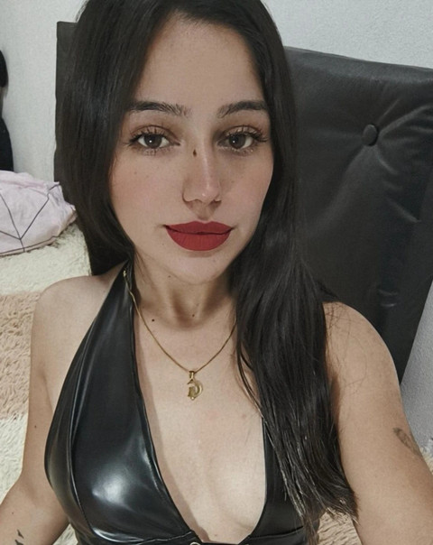 𝙌𝙐𝙀𝙀𝙉 𝙃𝙐𝙈𝙄𝙇𝙄𝘼𝙏𝙍𝙄𝙓 👑 profile picture