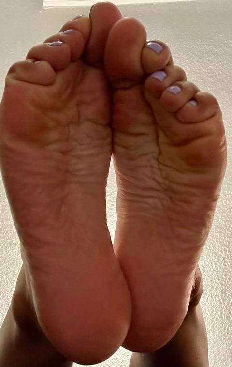 @theehappyfeet nude theehappyfeet nude