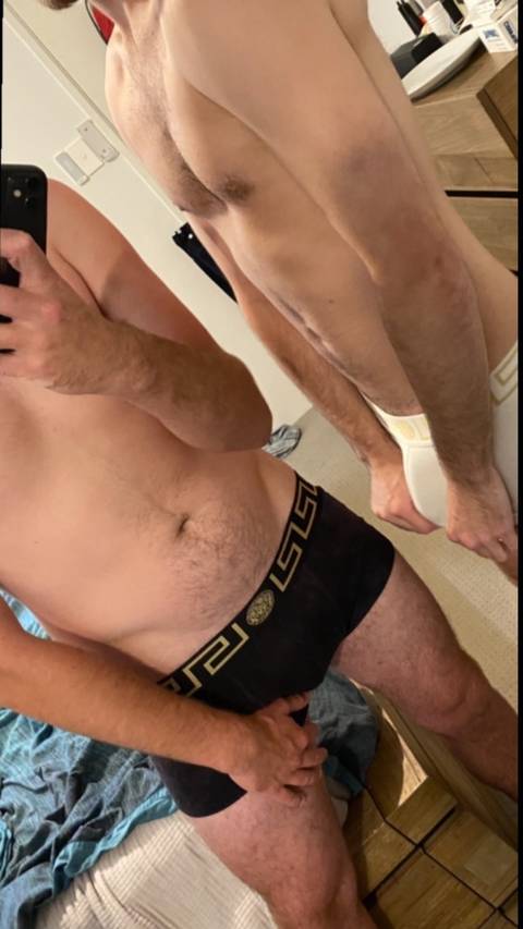 @twohungaussies @twohungaussies
