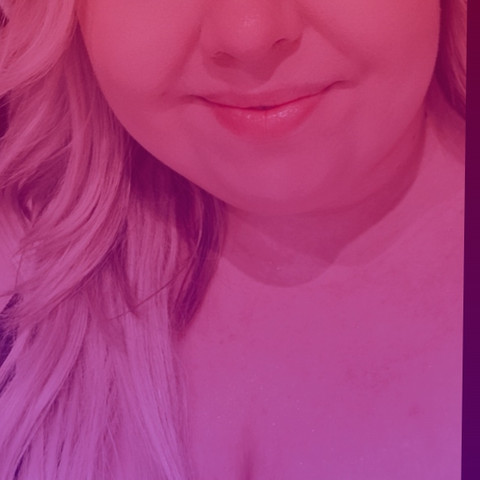 Holly profile picture