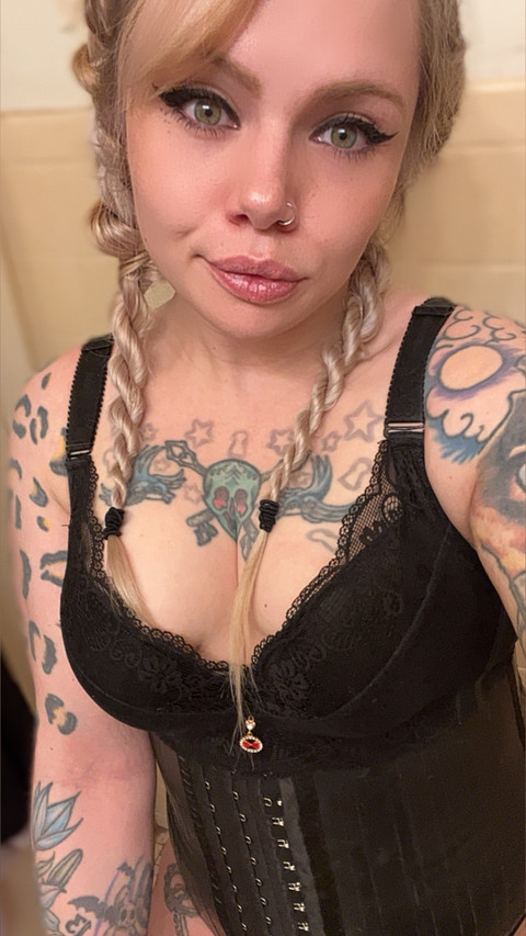 .•*°♡BabyDoll♡°*•. profile picture