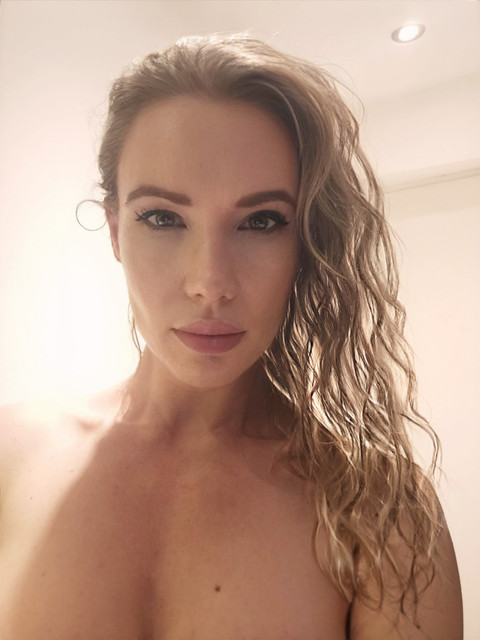 Penny Size Queen of Spades Hotwife QOS profile picture