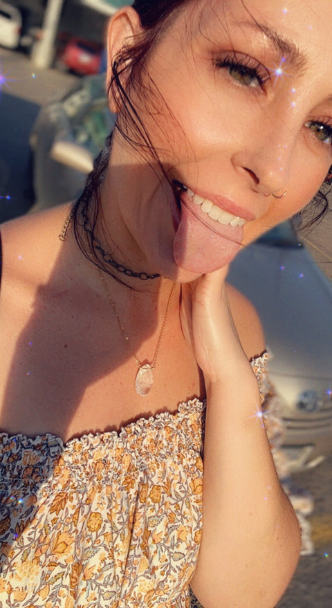 MidwestGirlNextDoor profile picture