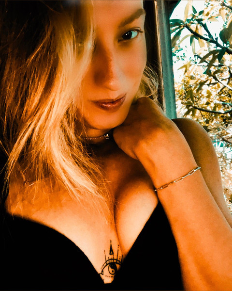 Julia profile picture
