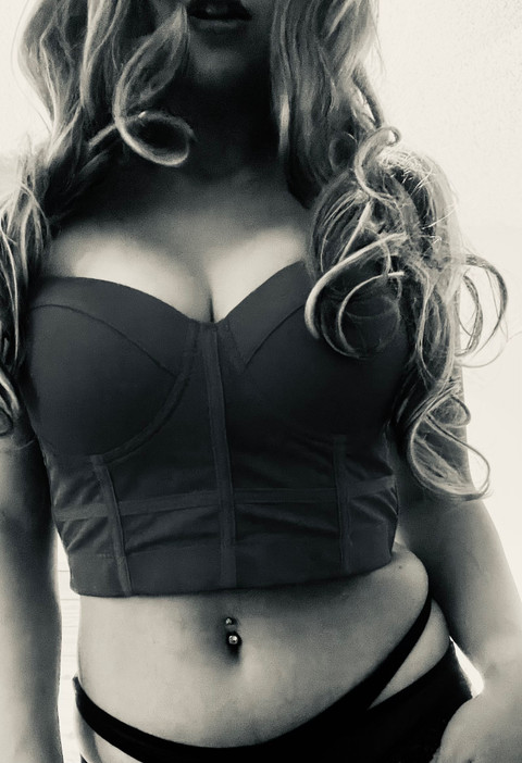 BadBunny Brandy profile picture