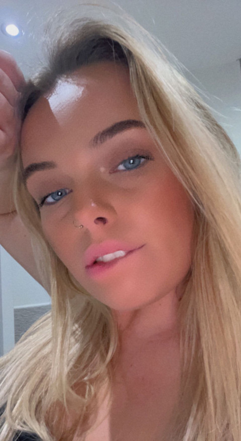 Amy Lou 💋 profile picture