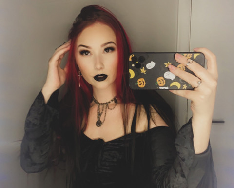 Lily profile picture