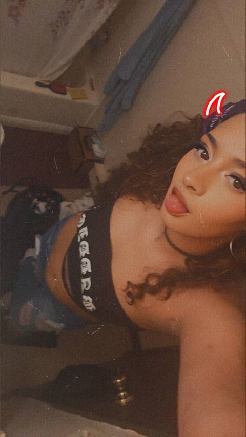 @lightskinbigbooty24 @lightskinbigbooty24