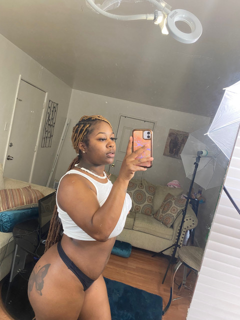 Neshaaa profile picture