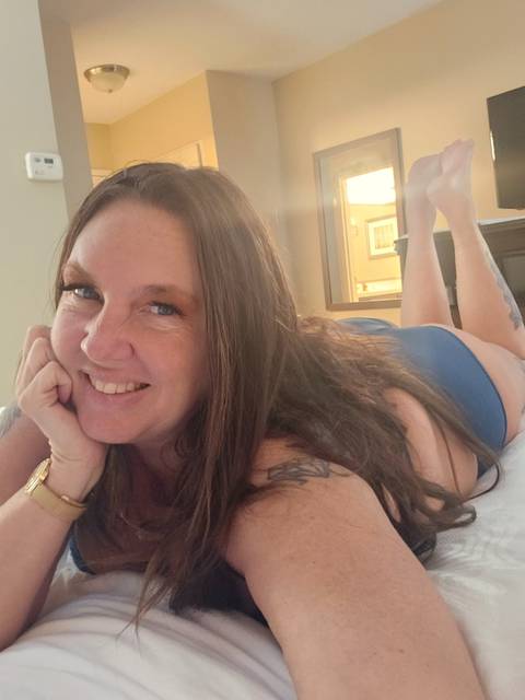 @cougarnikky nude cougarnikky nude