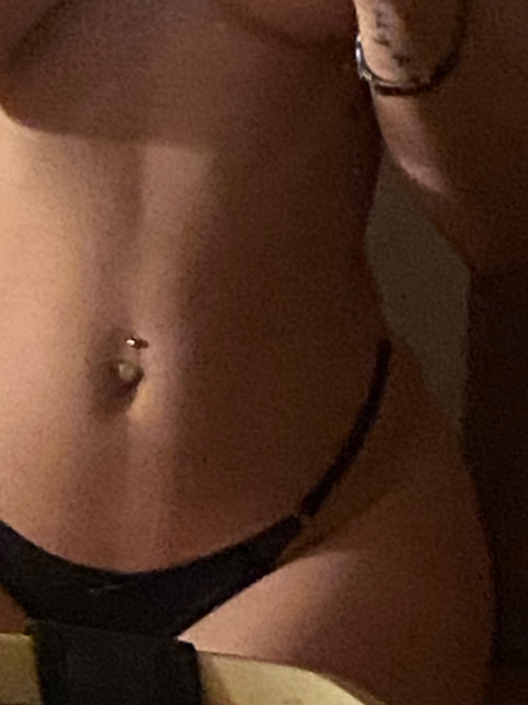 Kinky girl profile picture