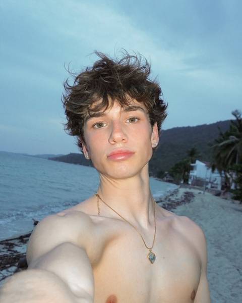 @hothotchocolate @hothotchocolate