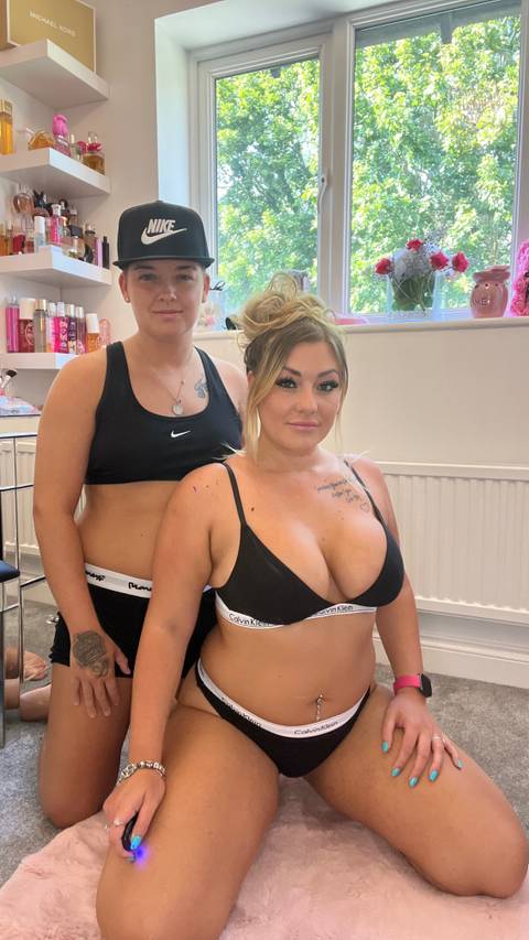 @lesbianlovex @lesbianlovex