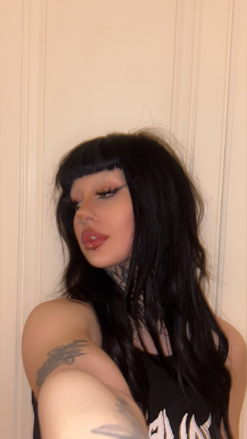 Violet rose🖤🥀 profile picture