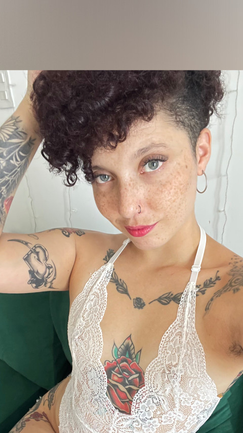 Miss Freckles ๐ JOI Fetish & Soft Femdom profile picture