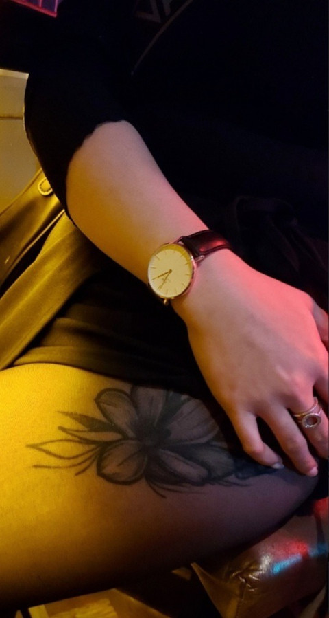 Scarlet Wears Watches 🔥⌚ profile picture